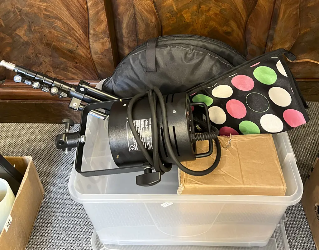 Quantity of Assorted Photographic Equipment Image 1++