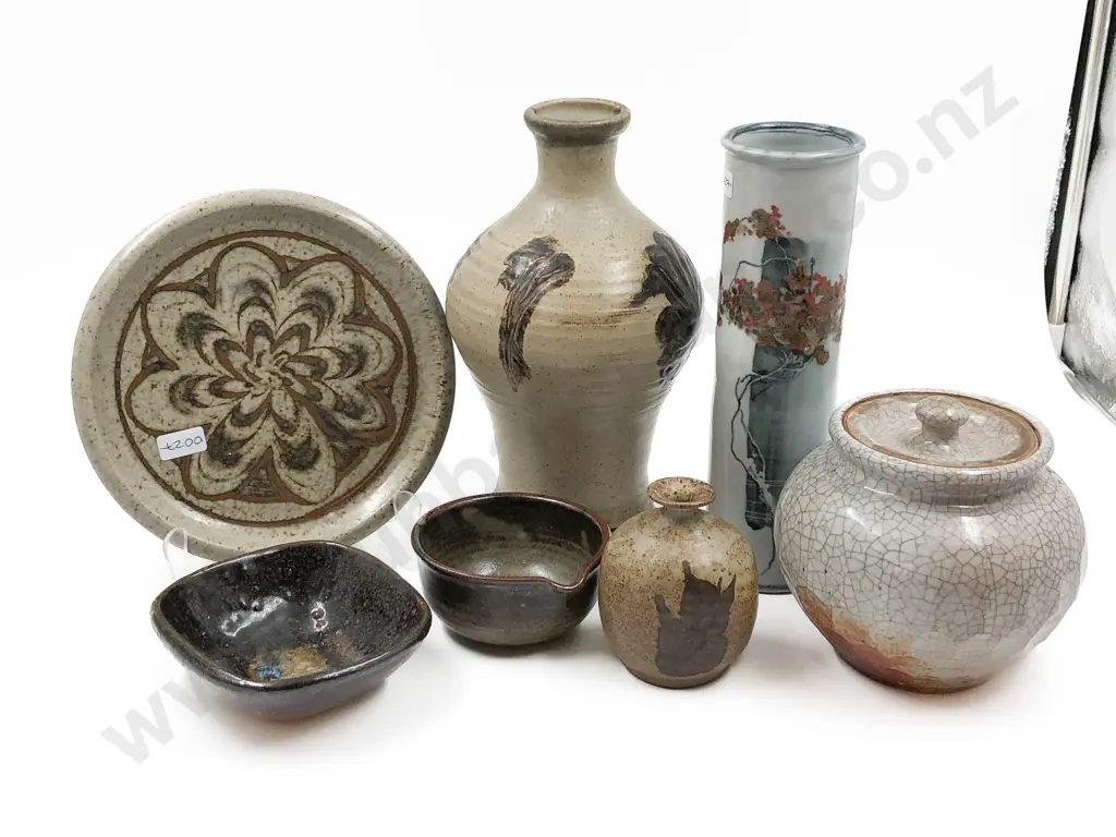 Small Quantity of NZ Pottery Image 1++