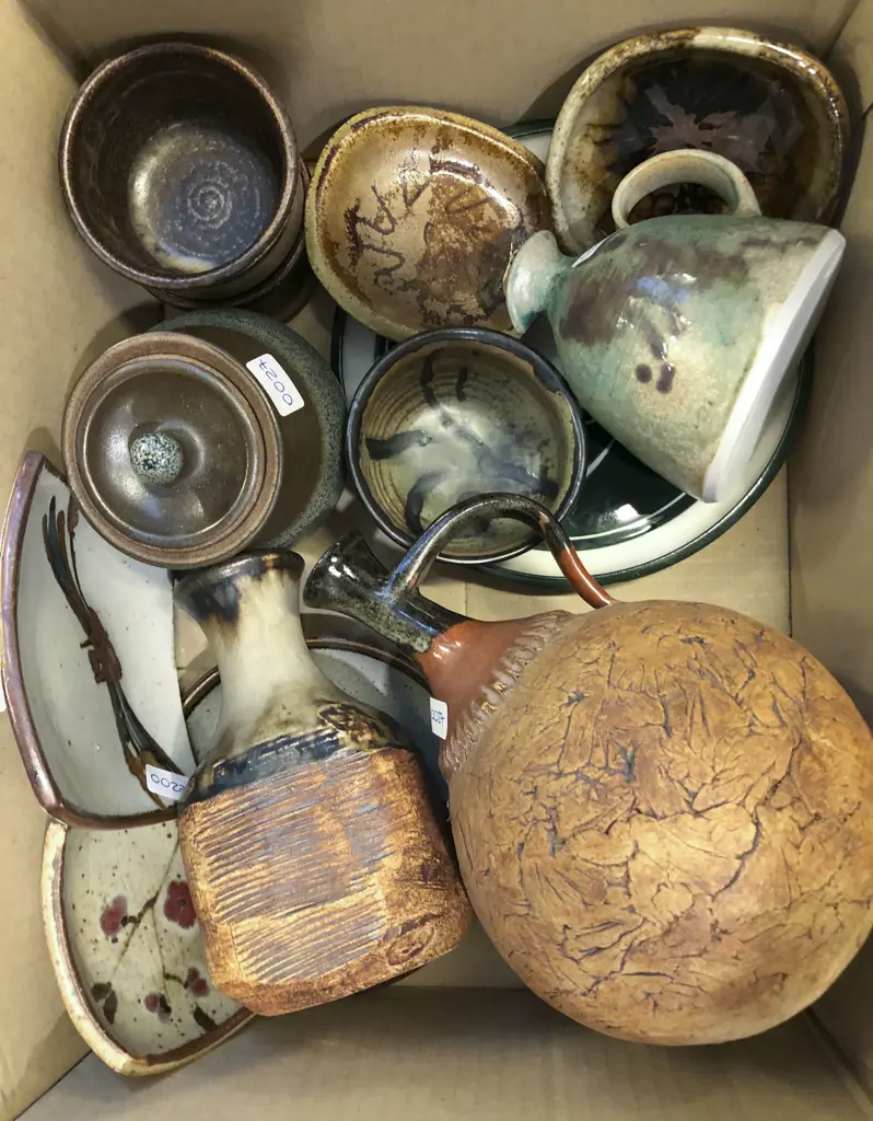 Box of Assorted NZ Pottery Incl. Janet Wright Image 1++