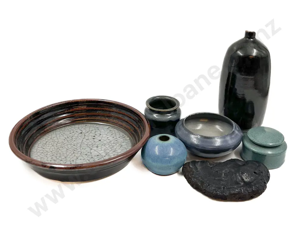 Quantity of Assorted NZ Pottery Etc. Image 1++