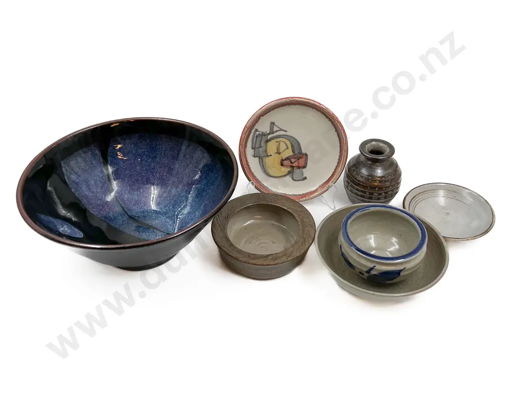 Quantity of Assorted NZ Pottery Etc. Image 1++