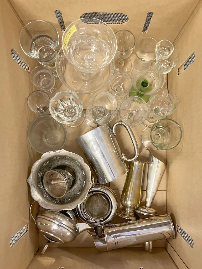 Box of Assorted Glassware and S/P Image 1++