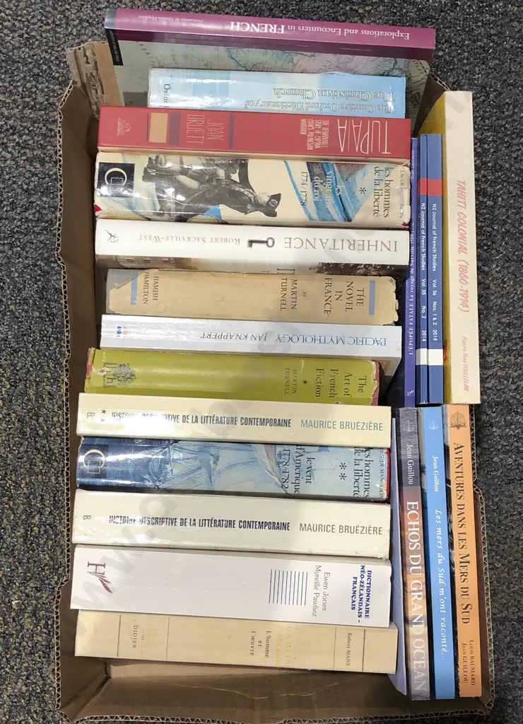 Box of Assorted Mainly French Language and French Related Books Image 1++
