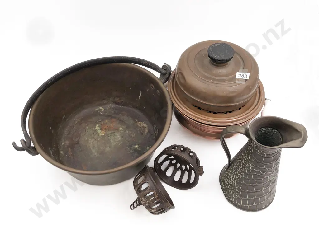 Quantity of Assorted Vintage Copper Incl. Preserving Pan and Hot Water Bottle Image 1++