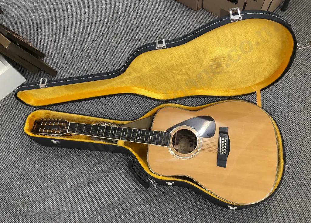 Yamaha FG-512 12 String Guitar with Hard Case Image 1++