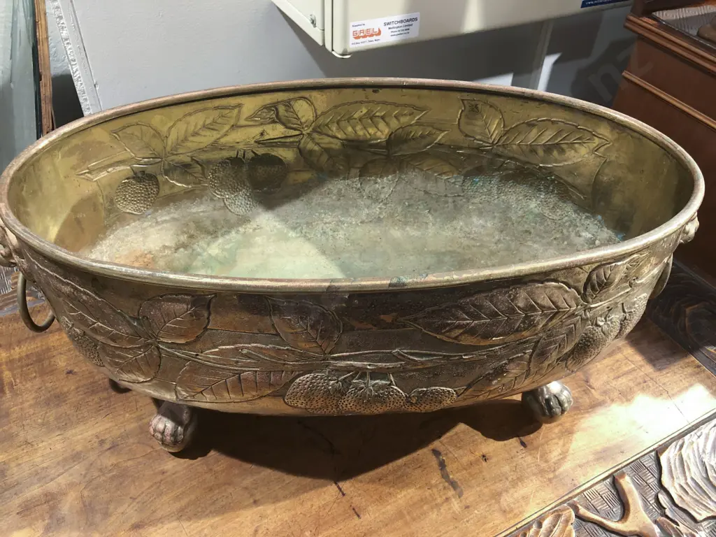 Large Brass Oval Planter Image 1++