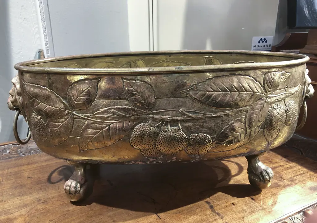 Large Brass Oval Planter Image 1++