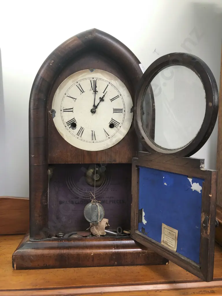 Arch Top Mantle Clock Image 1++