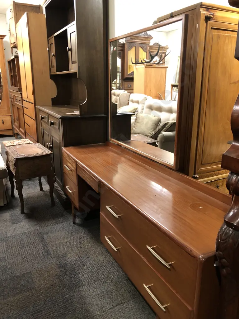 Mid Century Mirror Back Dressing Table Image 1++