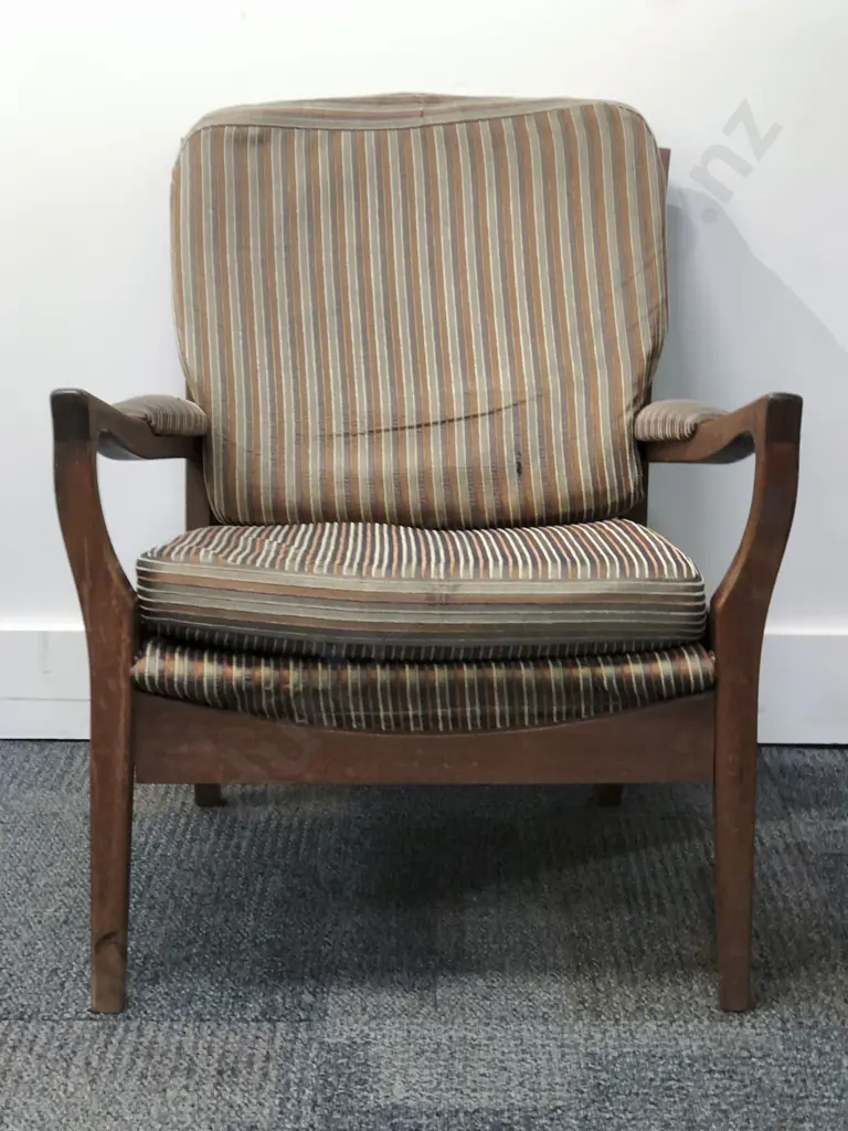 Cintique Mid Century Armchair Image 1++