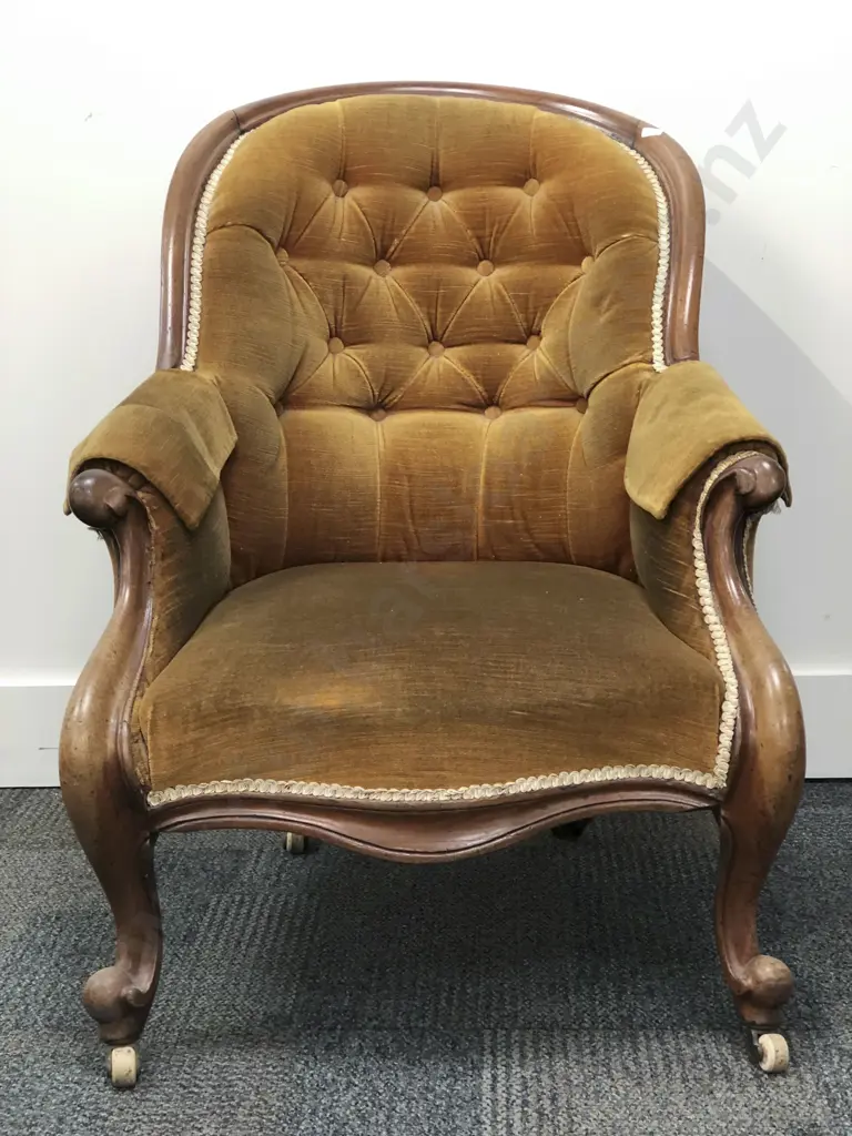 Victorian Button Back Grandmother Chair (Fault) Image 1++