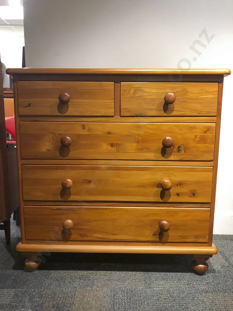 Rimu Five Drawer Chest of Drawers Image 1++