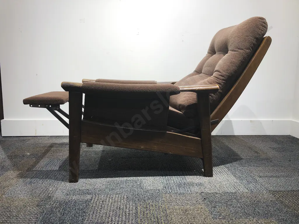 Vintage Reclining Armchair Image 1++