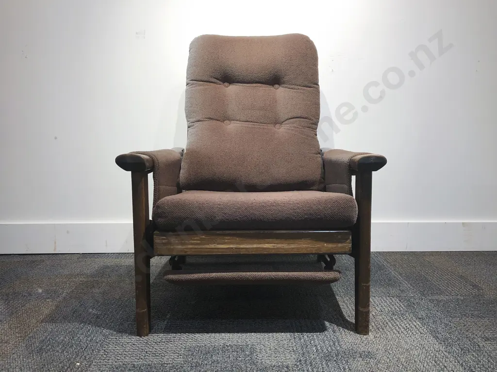 Vintage Reclining Armchair Image 1++