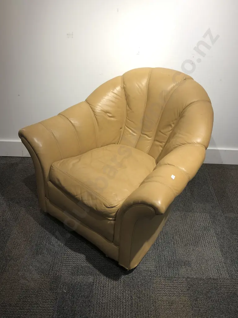 Moram Designer Leather Tub Chair Image 1++