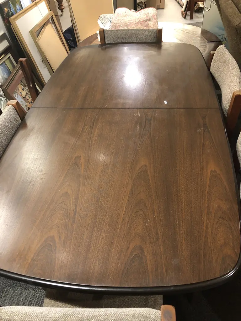 Extension Dining Table with Four Chairs Image 1++