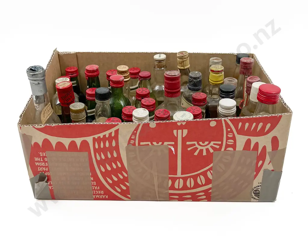 Approx. 40 Mixed Alcohol Miniatures Image 1++