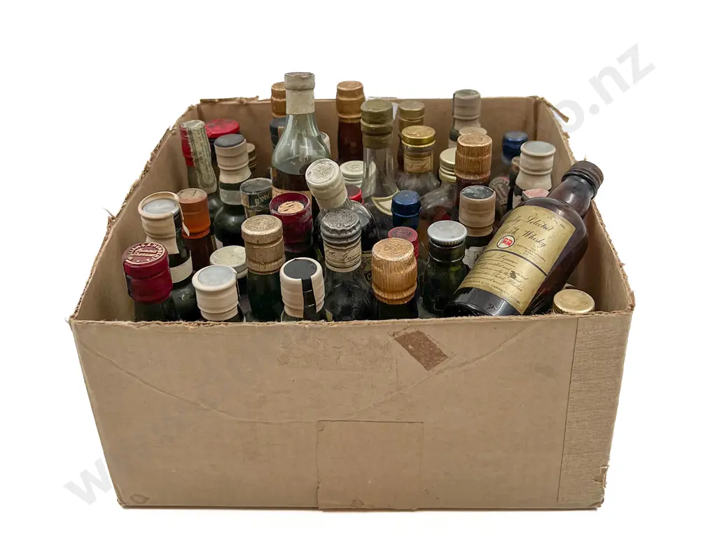 Approx. 40 Mixed Alcohol Miniatures Image 1++