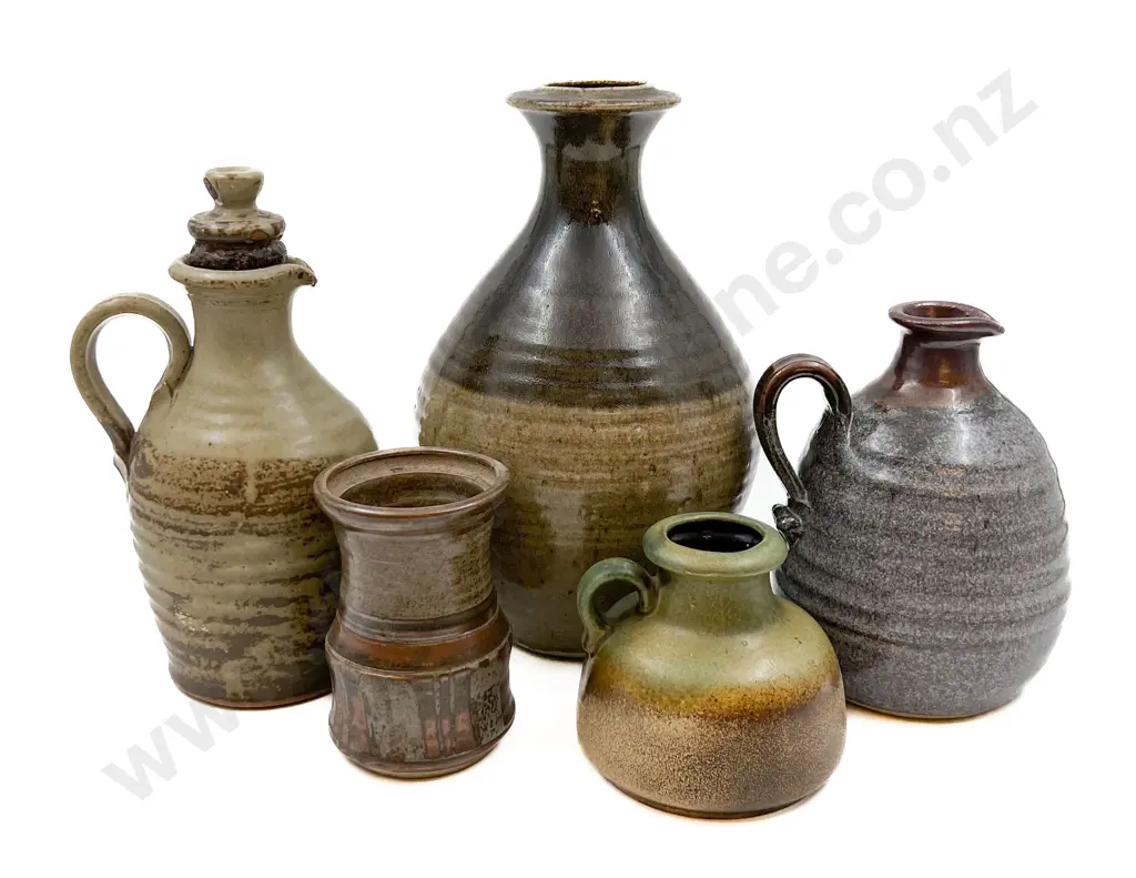 Five Pieces of NZ Assorted Pottery Image 1++