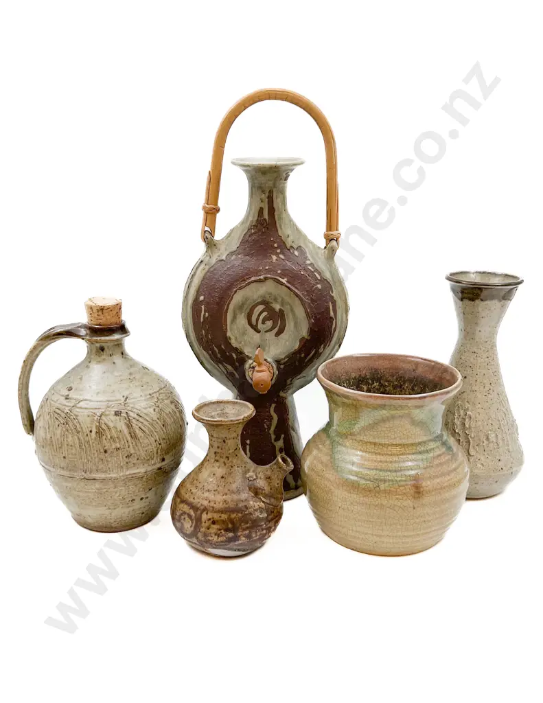 Five Pieces of Assorted NZ Pottery Image 1++