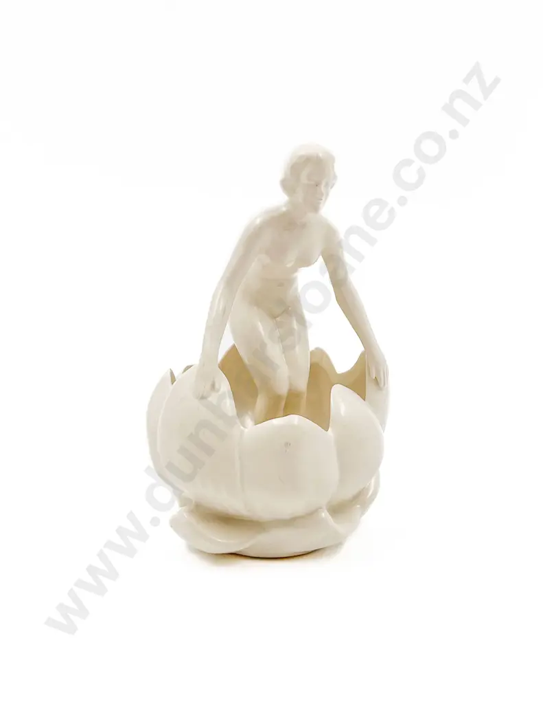 White Glazed Figural Vase Frog Image 1++