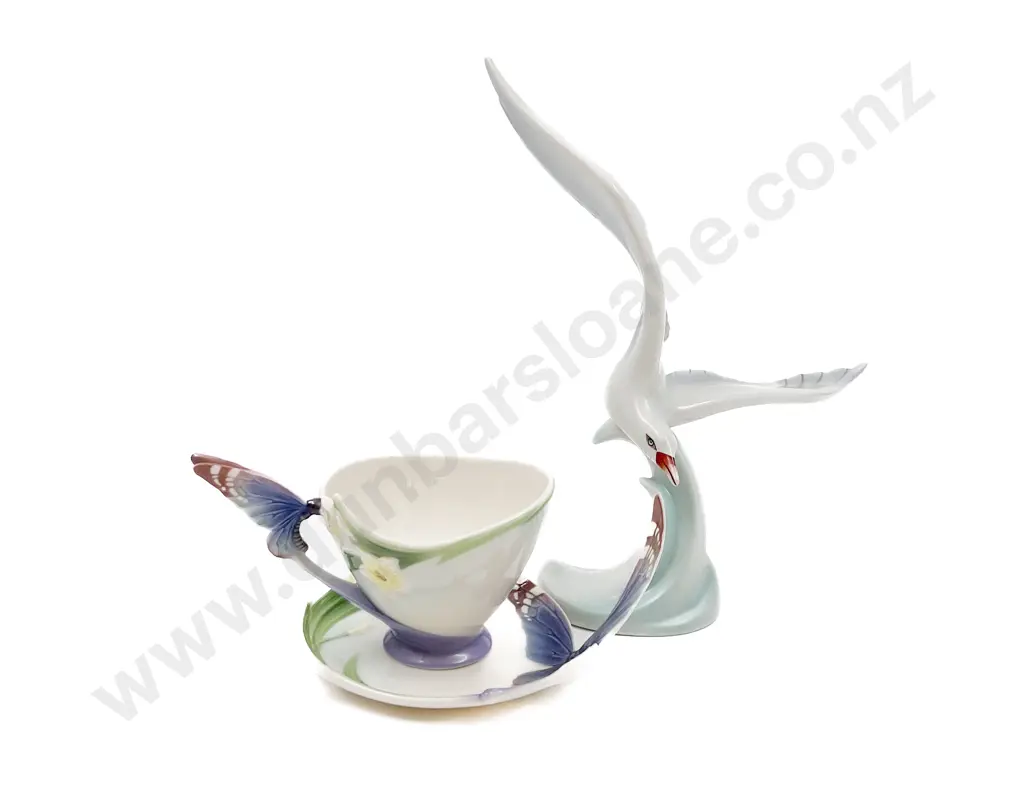 Ceramic Seagull Ornament Together With Cup and Saucer Image 1++