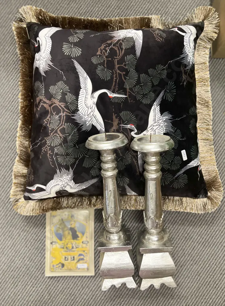 Box of Assorted Decorative Homewares Image 1++