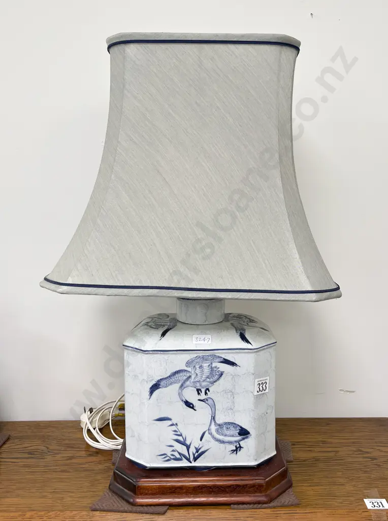 Blue and White China Lamp on Wooden Base Image 1++
