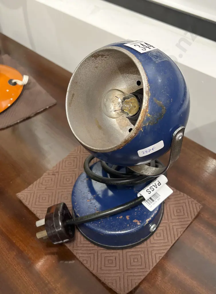 Veneta Lumi Italian Retro Table Lamp Image 1++