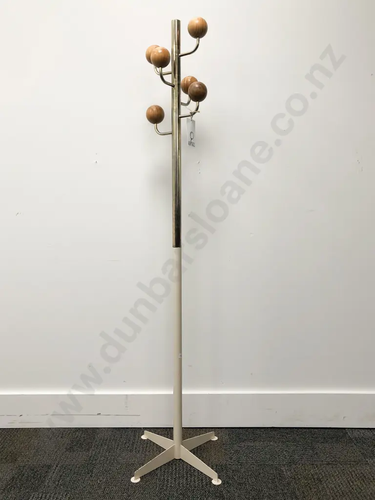 Retro Coat Rack Image 1++