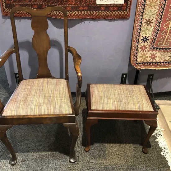 Single Arm Together with Matching Footsoola