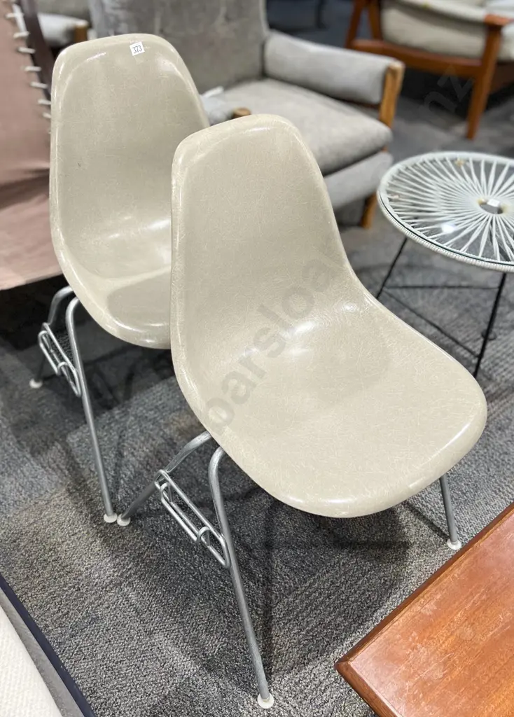 Pair of Stacking Eames Chairs Image 1++