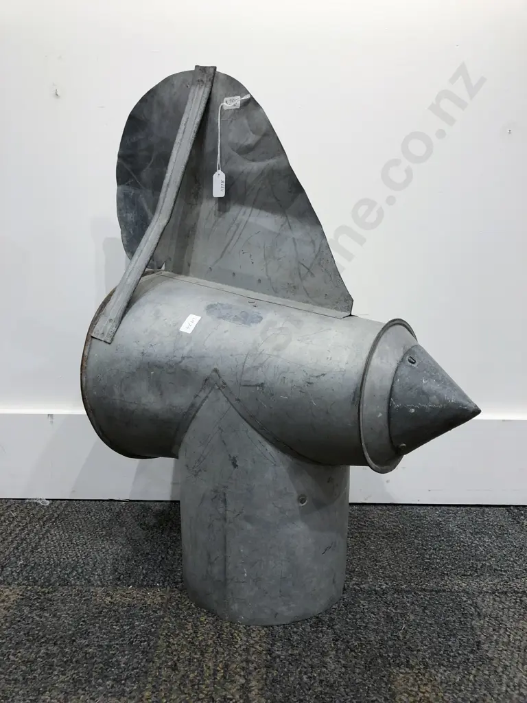 Retro Rudder Form Chimney Topper Image 1++
