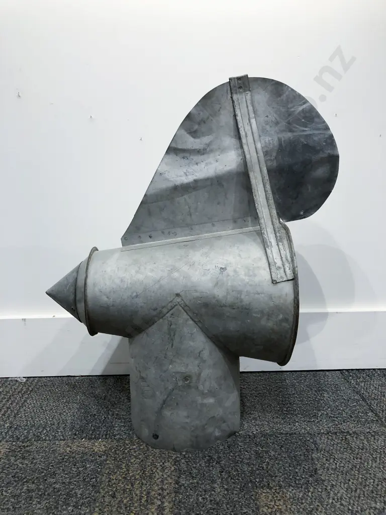 Retro Rudder Form Chimney Topper Image 1++