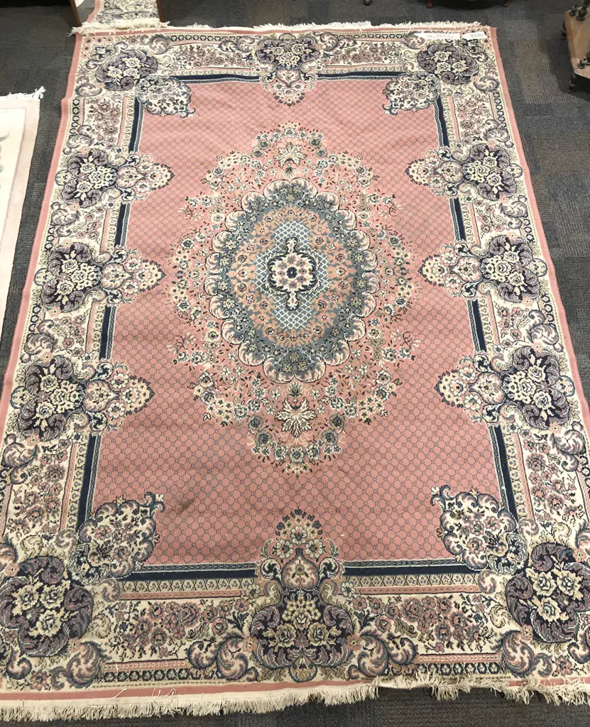 Large Floral Machine Made Rug Image 1++