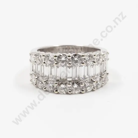18ct White Gold 31stone Diamond Band Ring