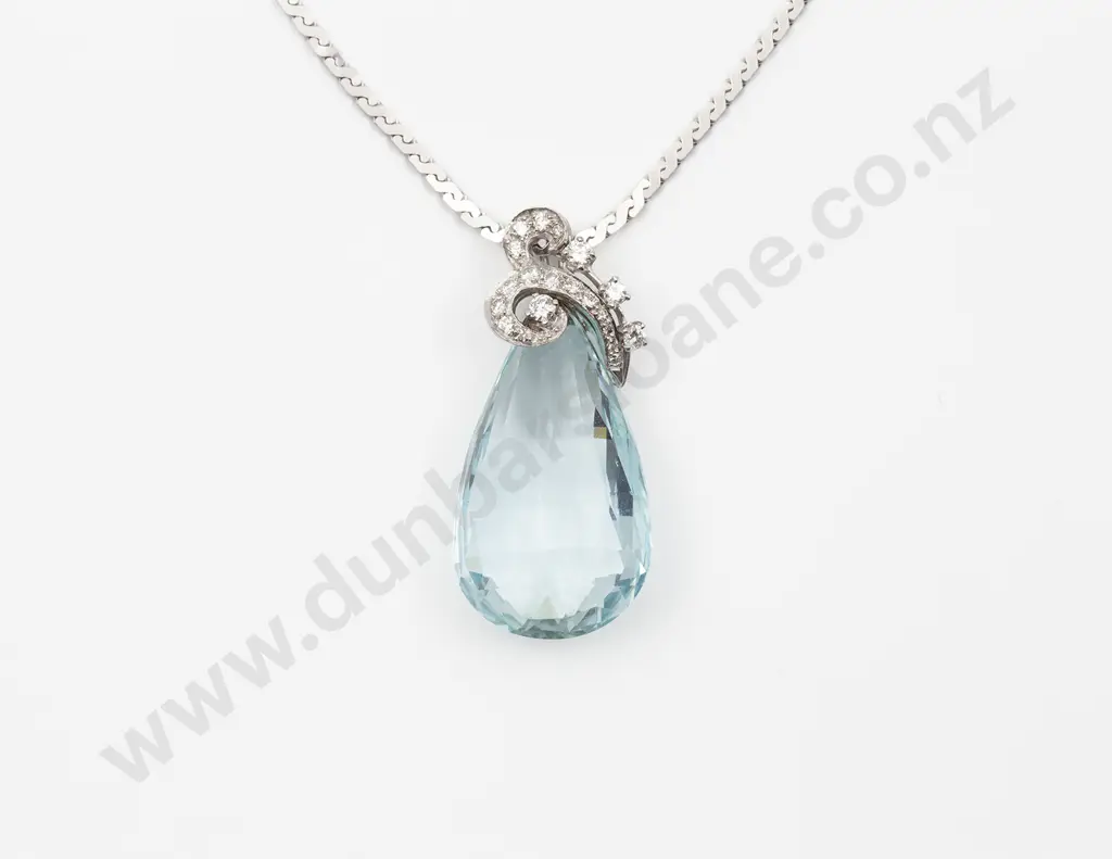 18ct Single Aquamarine and Diamond Pendant Image 1++