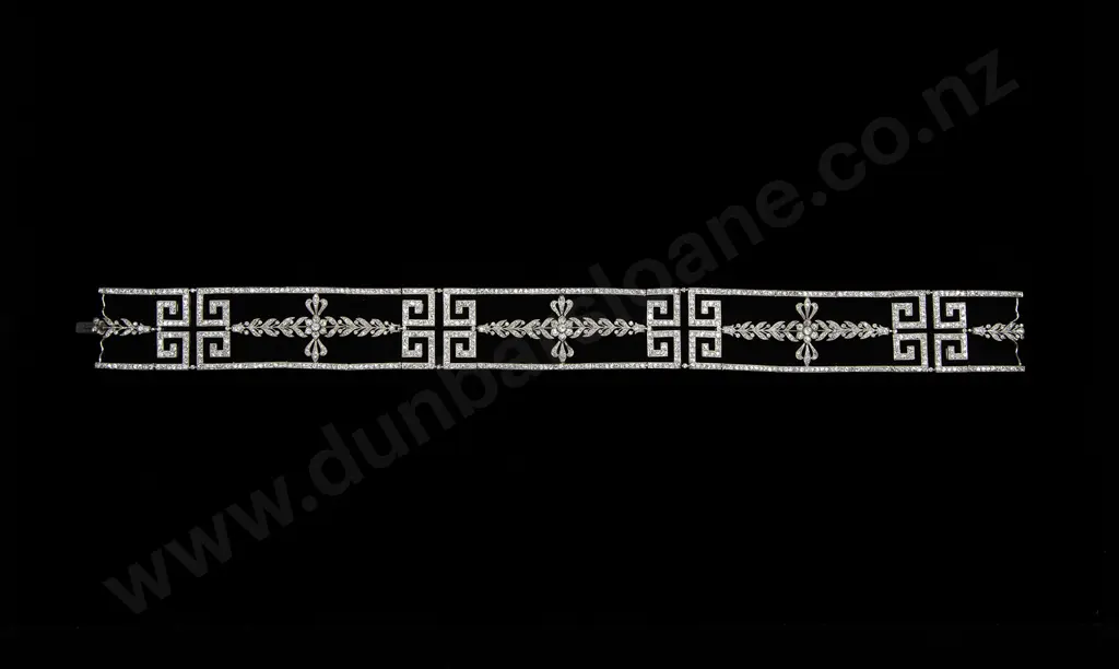 Fine and Rare Belle Epoque Platinum and Diamond Choker Necklace Image 1++