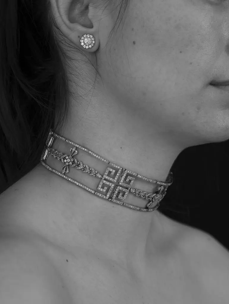 Fine and Rare Belle Epoque Platinum and Diamond Choker Necklace Image 1++