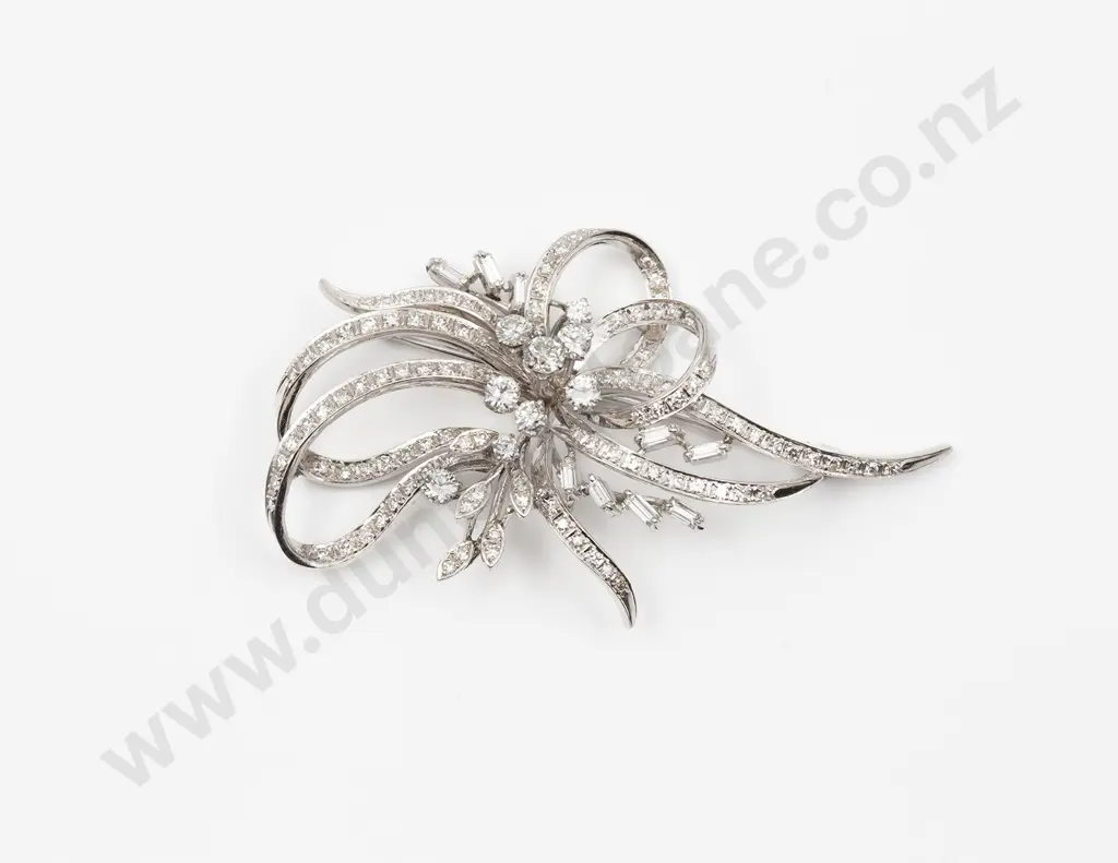 18ct White Gold 120stone Diamond Spray Brooch Image 1++