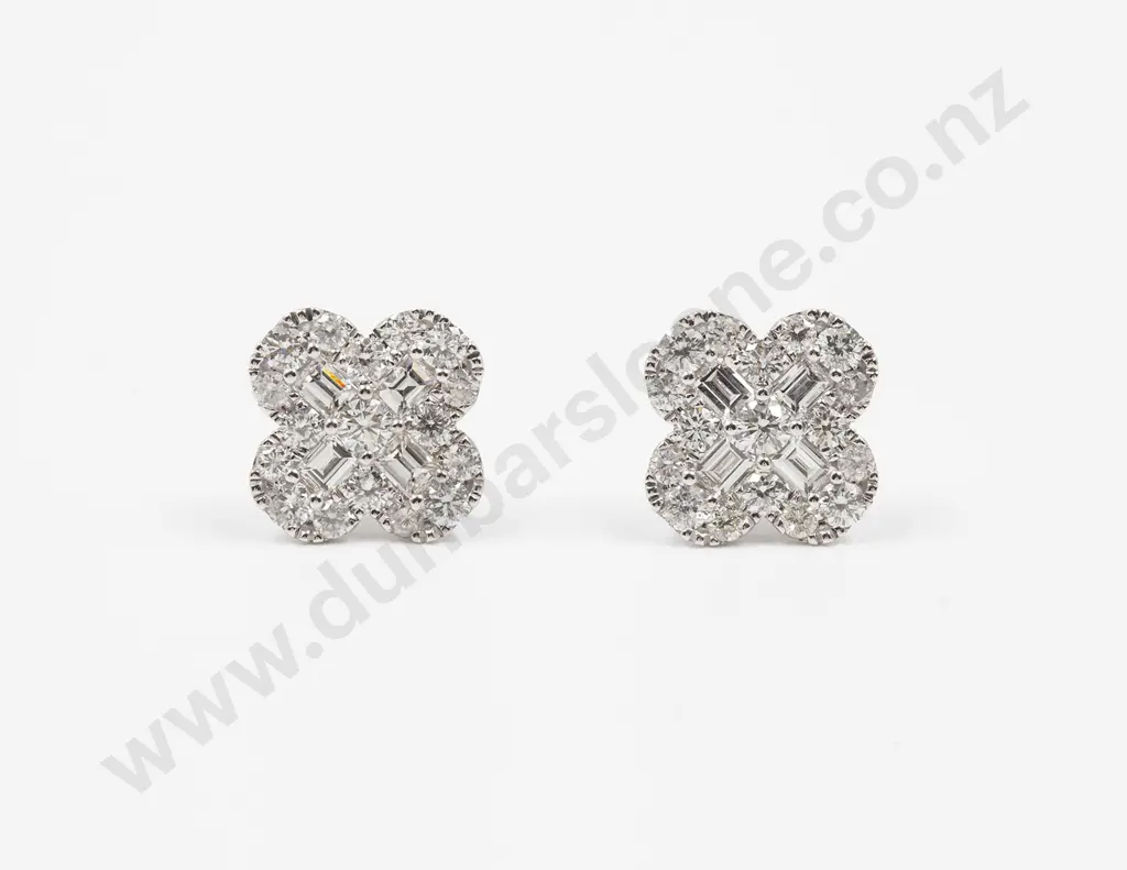 18ct White Gold Diamond Cluster Earrings Image 1++