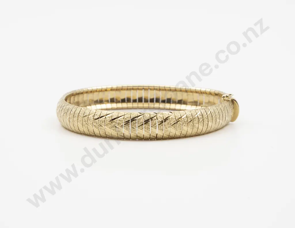 14ct All Hinged Panel Link Bracelet Image 1++