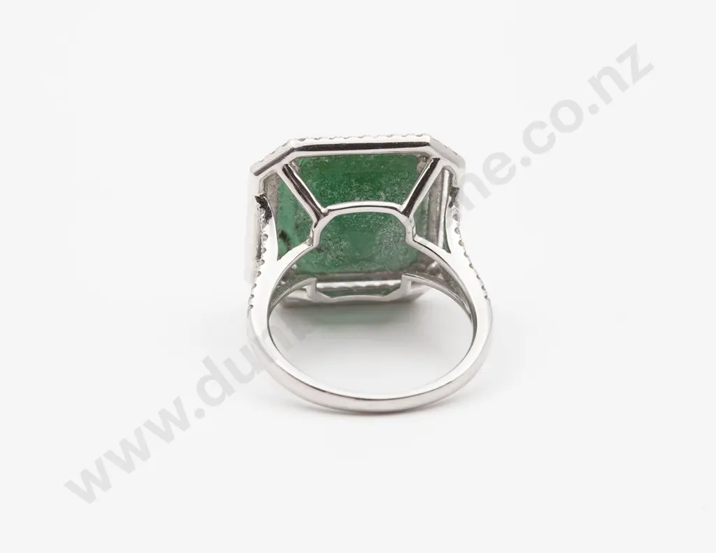 14ct White Gold Emerald and Diamond Dress Ring Image 1++
