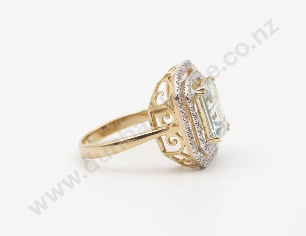14ct Aquamarine and Diamond Cluster Ring Image 1++