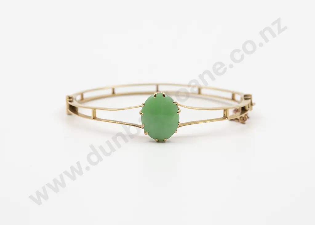 18ct Single Jade Panel Hinged Snap Bangle Image 1++