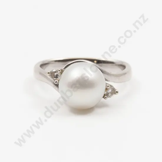 18ct White Gold Single Cultured Pearl Ring