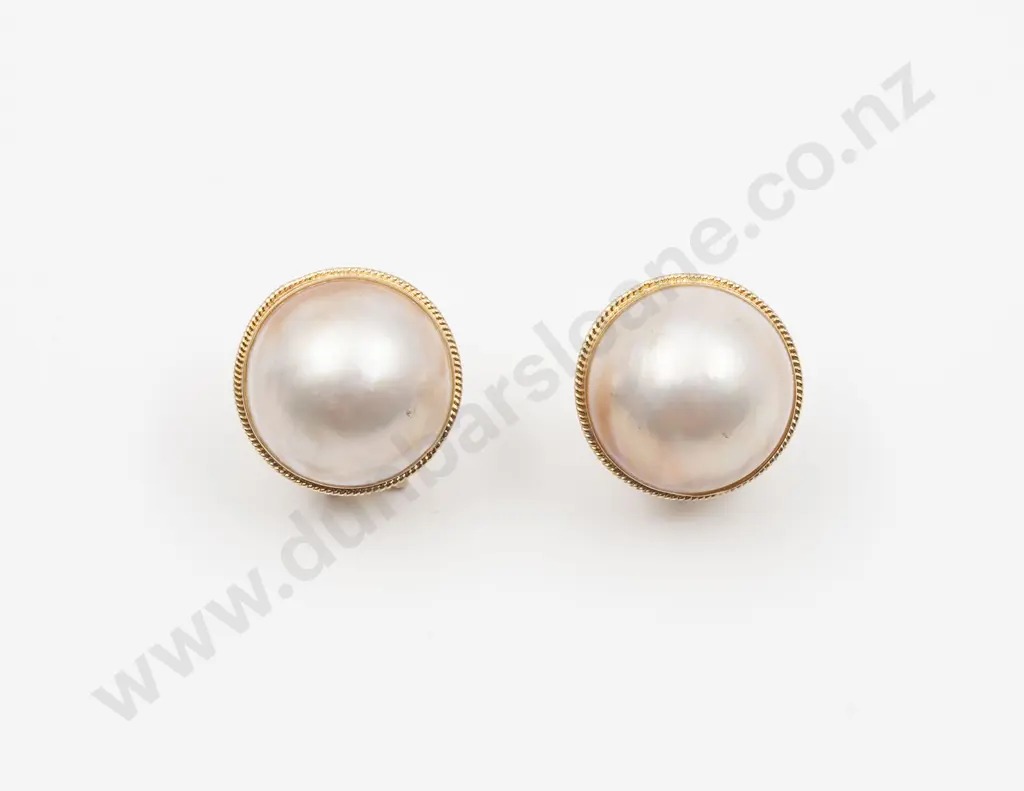 Pair 14ct Single Mabe Pearl Earrings Image 1++