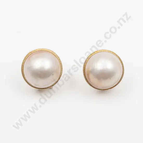Pair 14ct Single Mabe Pearl Earrings