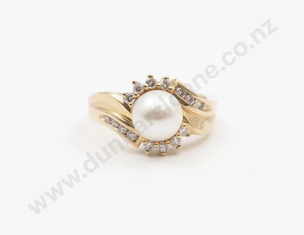 14ct Single Pearl and 16stone Diamond Cluster Ring Image 1++