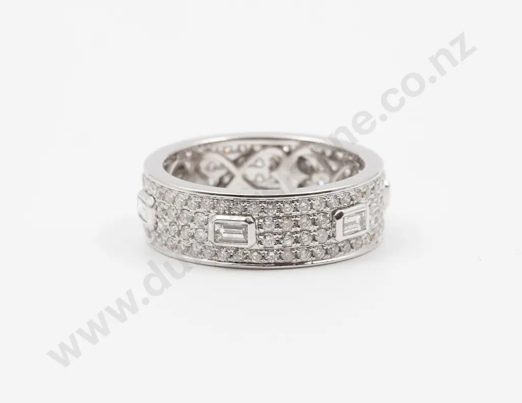 18ct White Gold 146stone Diamond Fancy Band Ring Image 1++